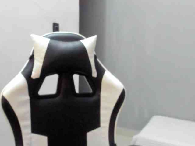 LaraCat1 webcam