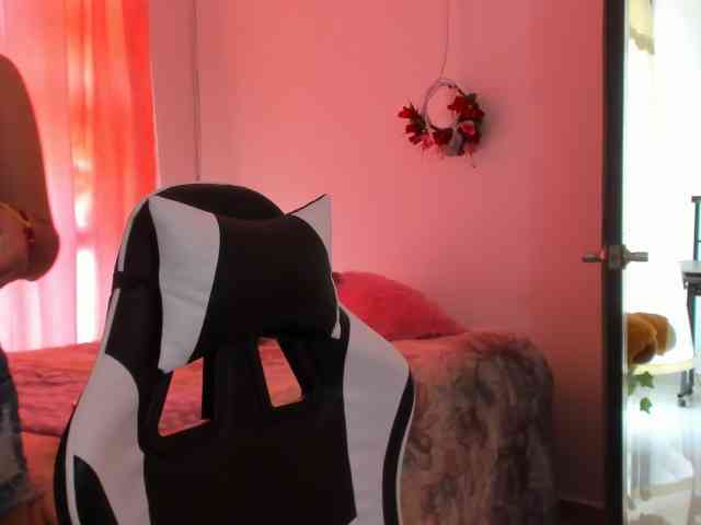 LaraCat1 webcam