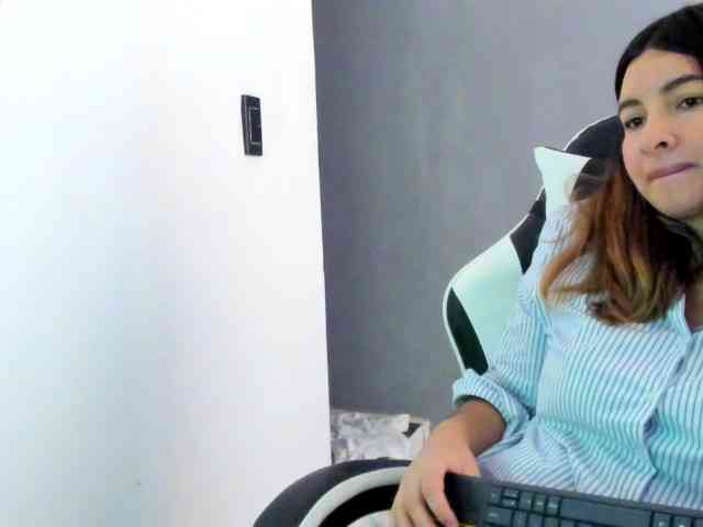 LaraCat1 webcam
