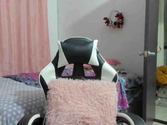 LaraCat1 webcam