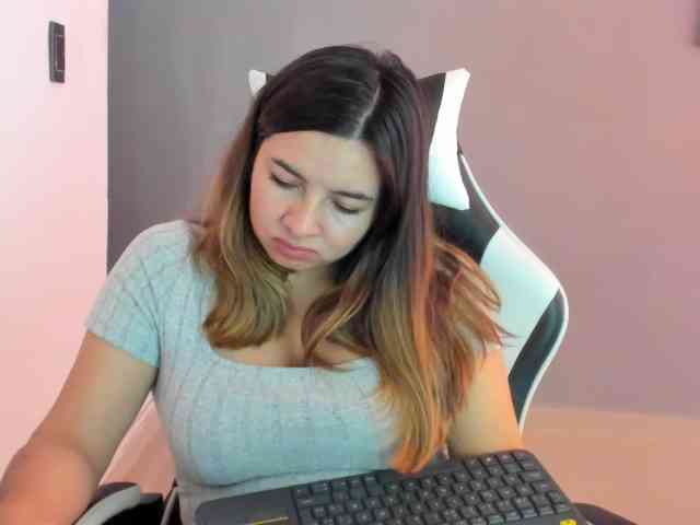 LaraCat1 webcam