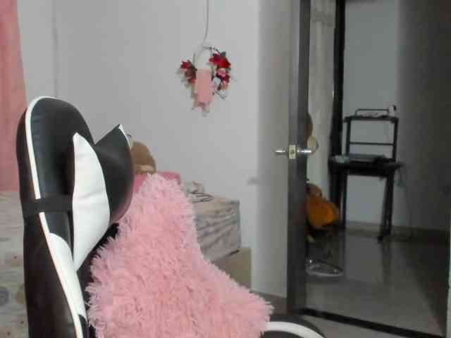 LaraCat1 webcam