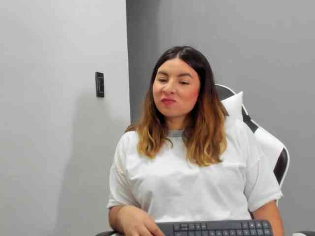 LaraCat1 webcam