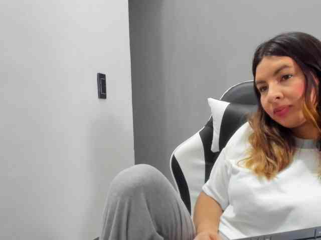 LaraCat1 webcam