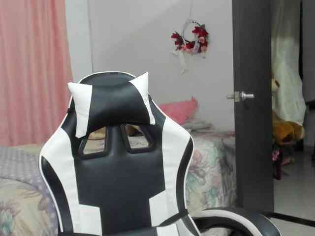 LaraCat1 webcam