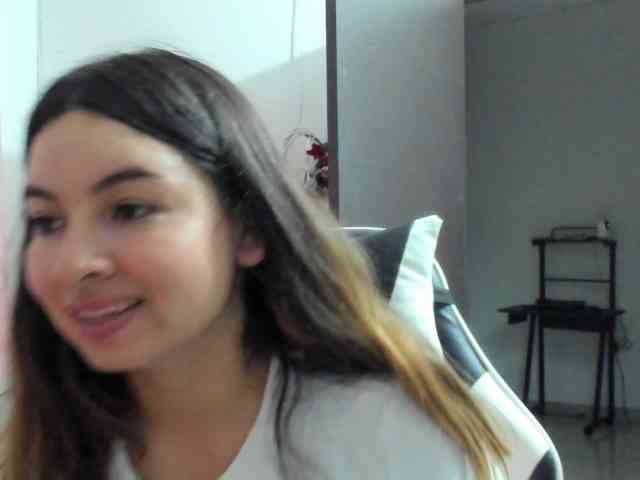 LaraCat1 webcam