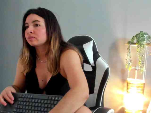 LaraCat1 webcam