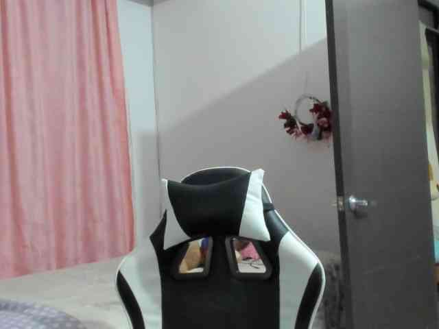 LaraCat1 webcam