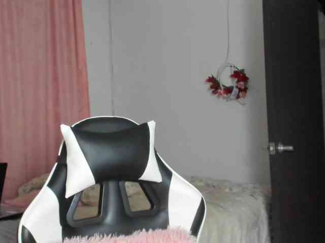 LaraCat1 LaraCat1