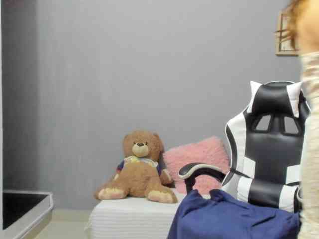 LaraCat1 webcam
