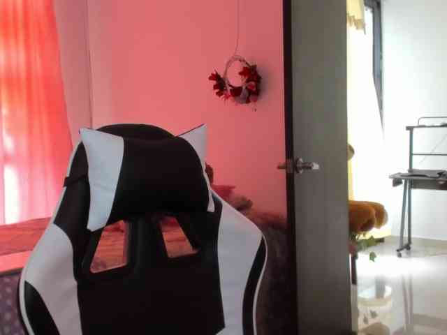 LaraCat1 Live Webcam on BongaCams