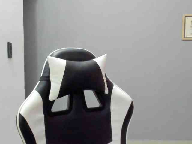 LaraCat1 webcam