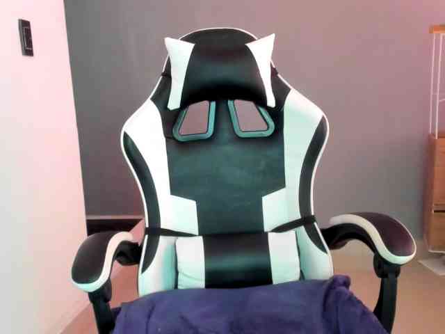 LaraCat1 webcam