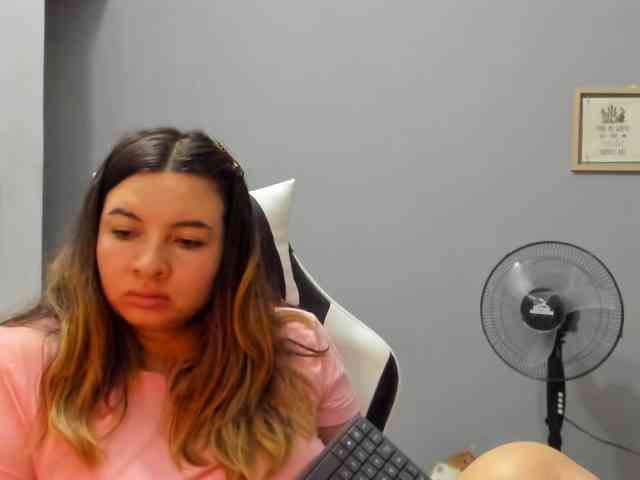 LaraCat1 webcam