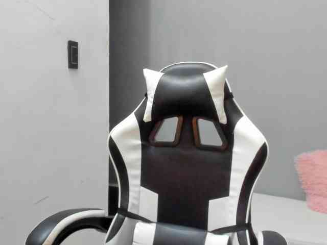 LaraCat1 webcam