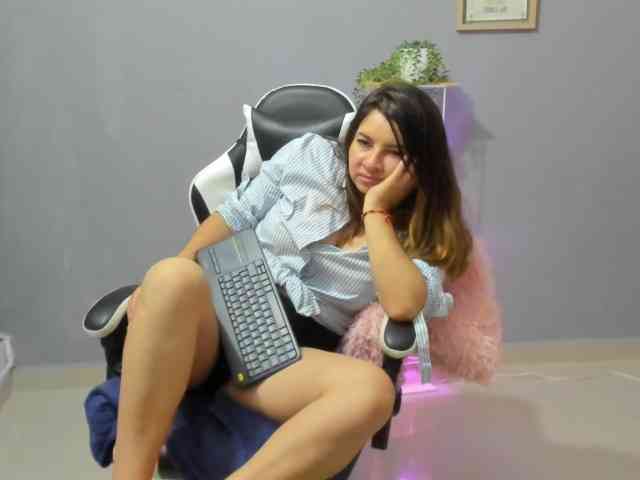 LaraCat1 webcam