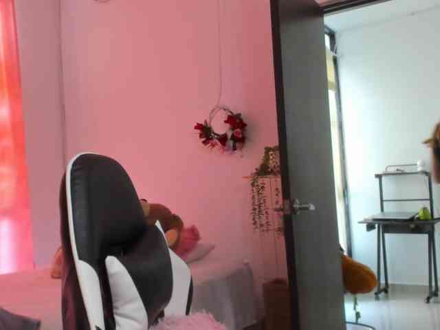 LaraCat1 webcam