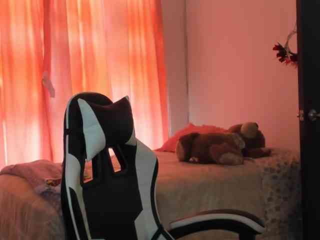 LaraCat1 webcam