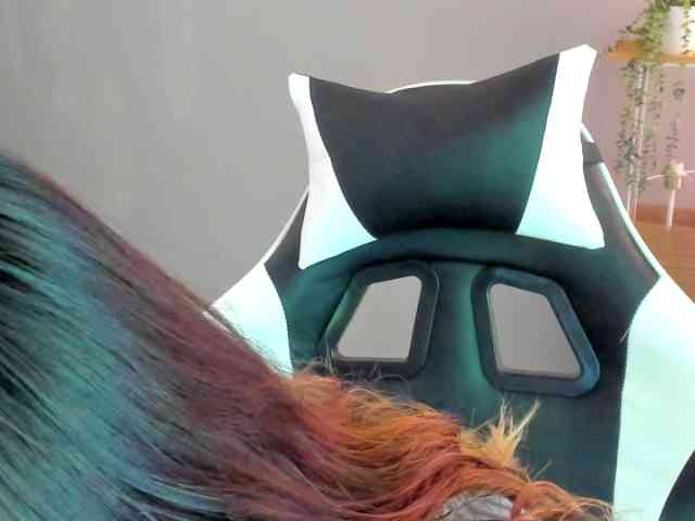 LaraCat1