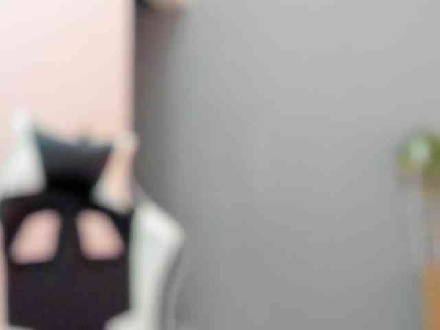 LaraCat1