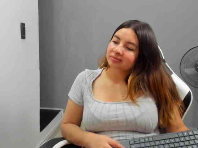 LaraCat1 webcam