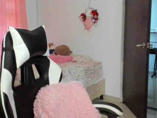 LaraCat1 webcam