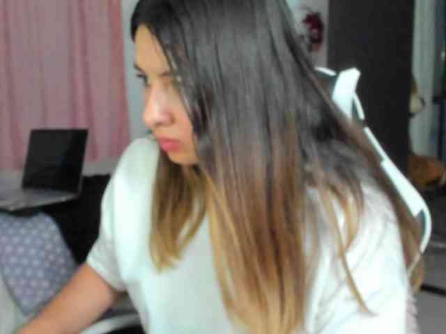 LaraCat1 webcam