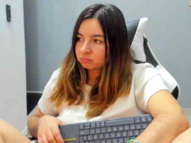LaraCat1 webcam