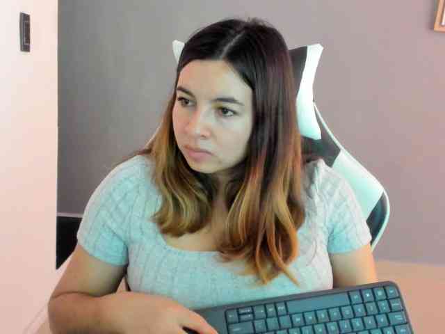 LaraCat1 webcam