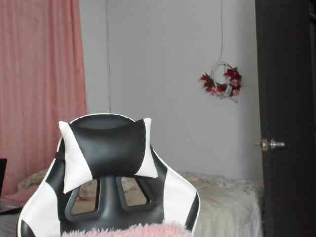 LaraCat1 webcam
