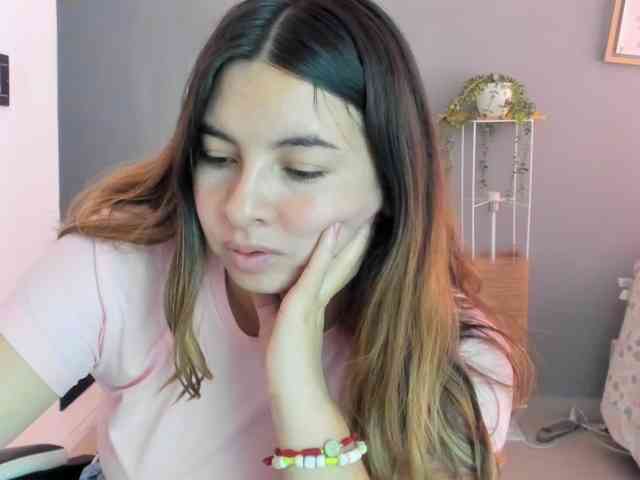 LaraCat1 webcam