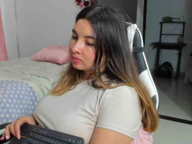 LaraCat1 webcam