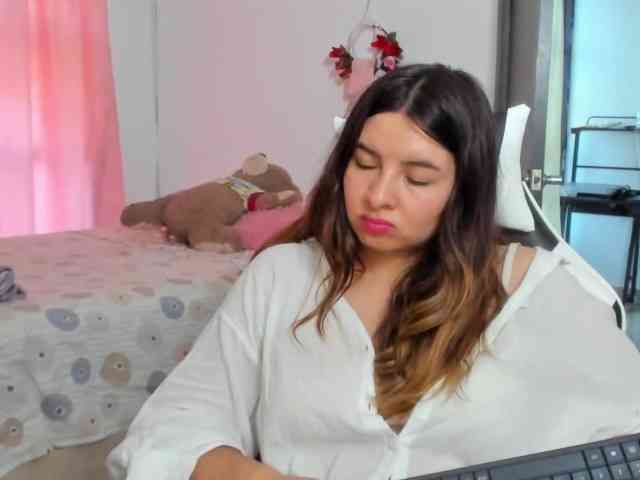 LaraCat1 webcam