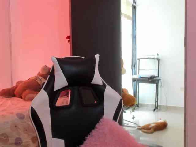 LaraCat1 webcam