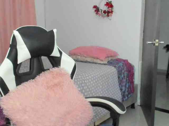 LaraCat1 webcam