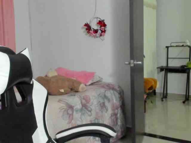 LaraCat1 webcam