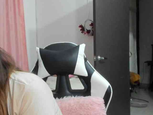 LaraCat1 webcam