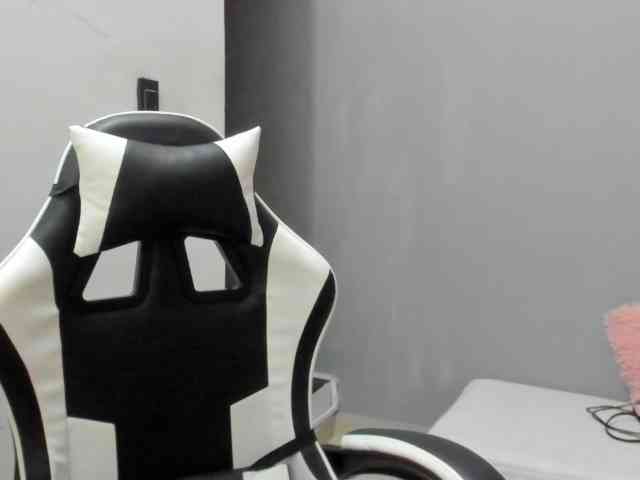 LaraCat1 webcam