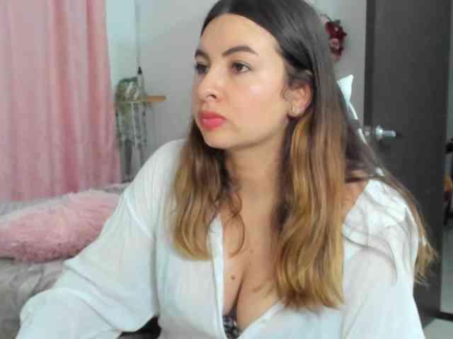 LaraCat1