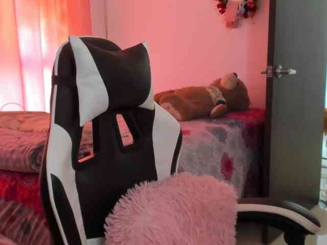 LaraCat1 webcam