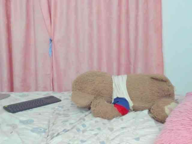 LaraCat1 webcam