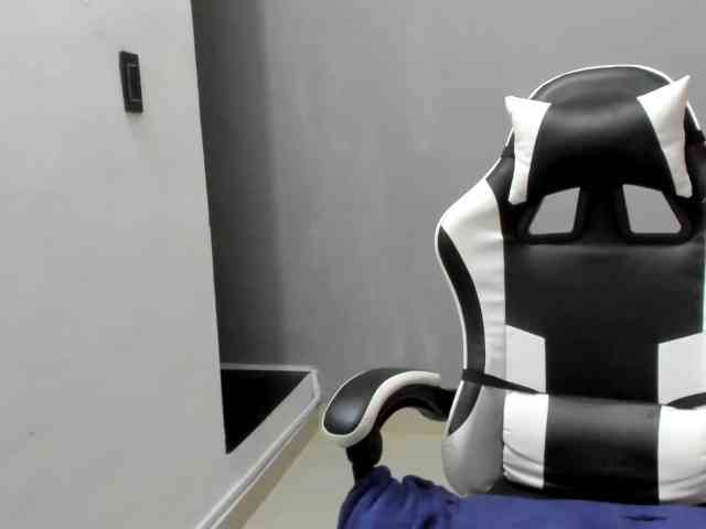 LaraCat1 webcam