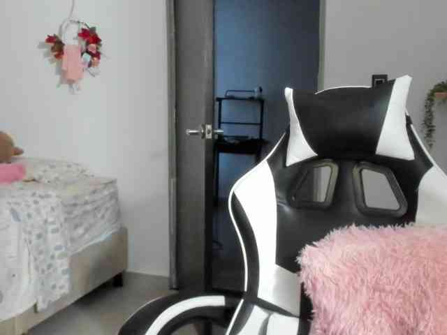 LaraCat1 webcam