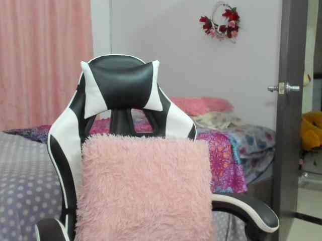 LaraCat1 webcam
