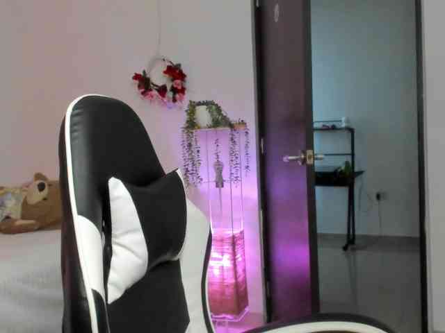 LaraCat1 webcam