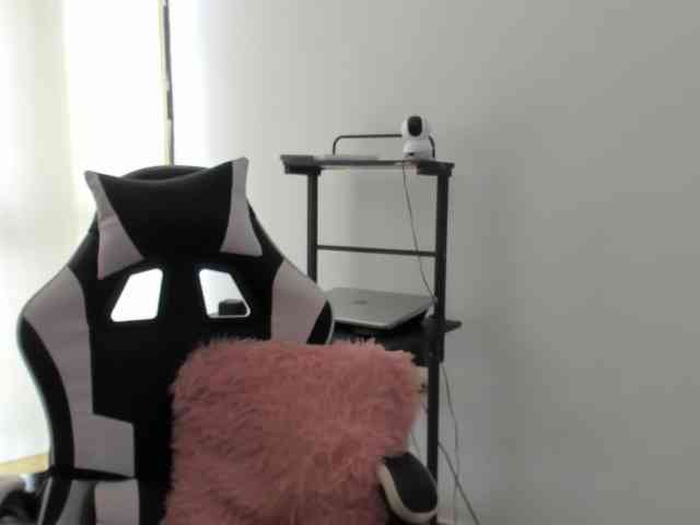 LaraCat1 webcam