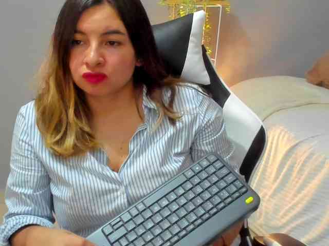 LaraCat1 webcam