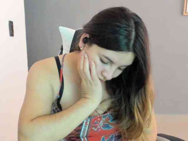 LaraCat1 webcam