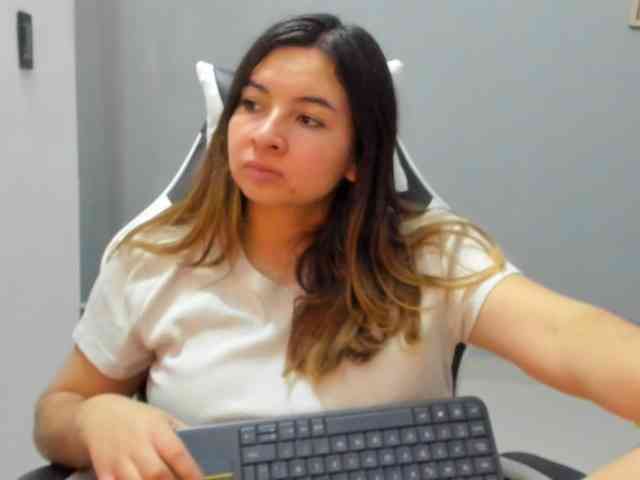 LaraCat1 webcam