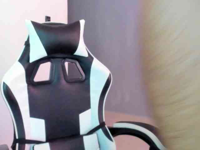 LaraCat1 webcam